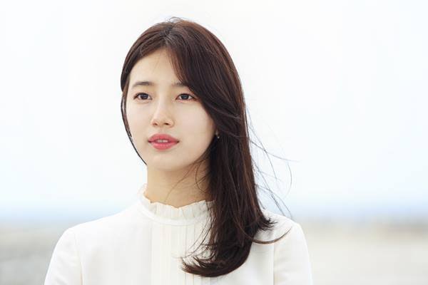 Suzy《任意依戀》宣傳照 