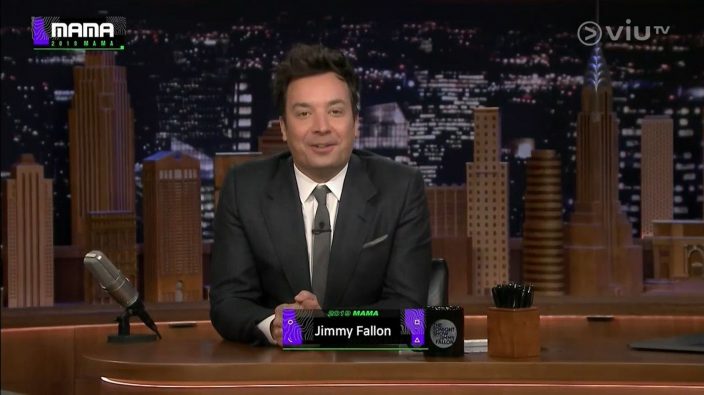 jimmy fallon惊喜登场(网图) 整场颁奖典礼看点十足,惊喜连连.