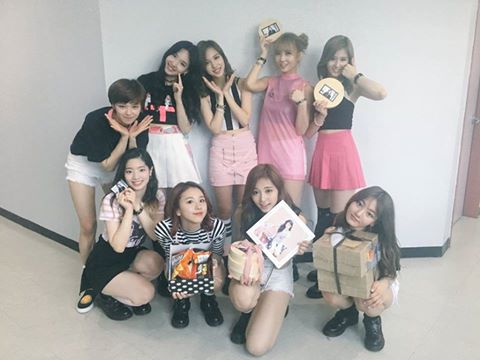 《CHEER UP》宣傳期尾聲 TWICE今(13日)上《MEET & GREET》、