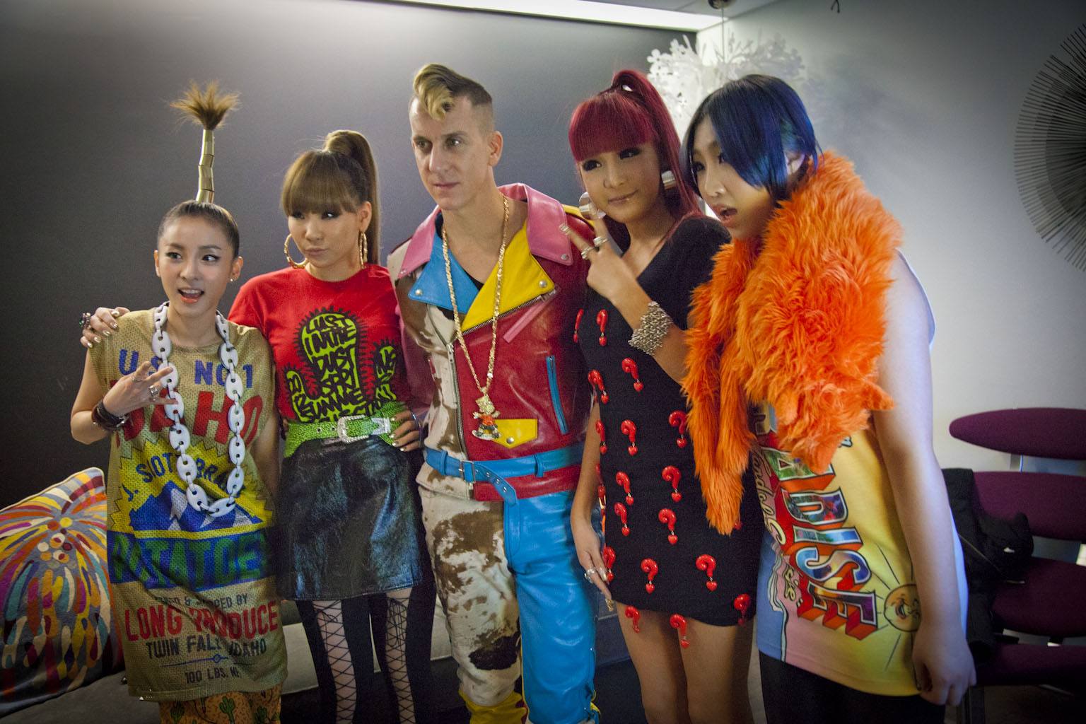 2NE1 pose with Jeremy Scott backstage.