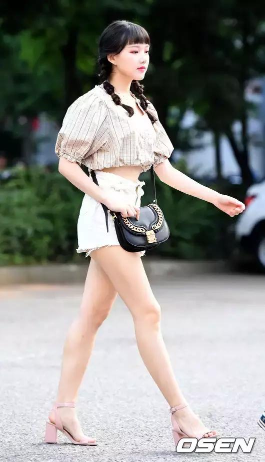 韓網選出最適合露臍裝的女愛豆TOP8，她是韓網友熱捧的中國成員！
