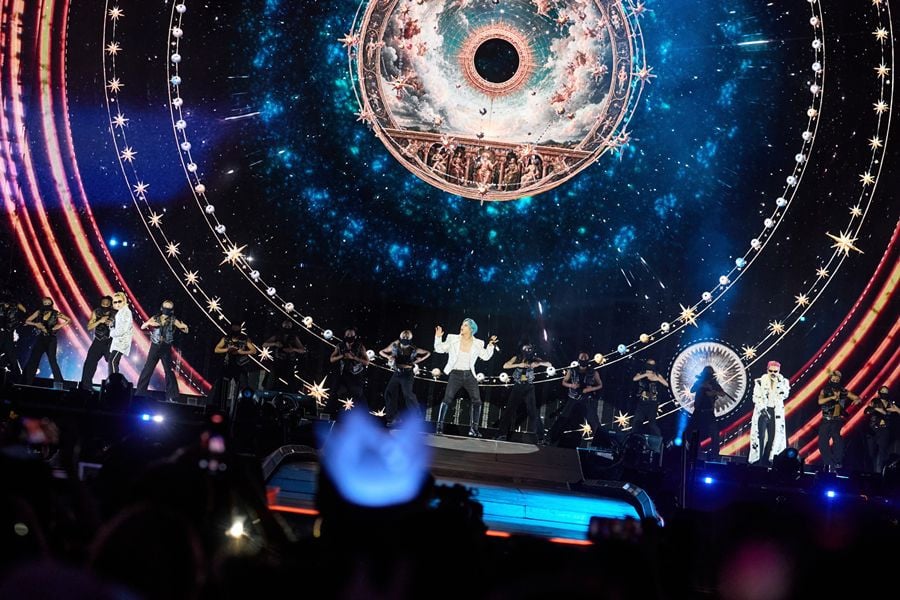 BIGBANG sell out all three Taipei Dome shows as 'XX : COSMOS' grows to 39 dates in 19 cities