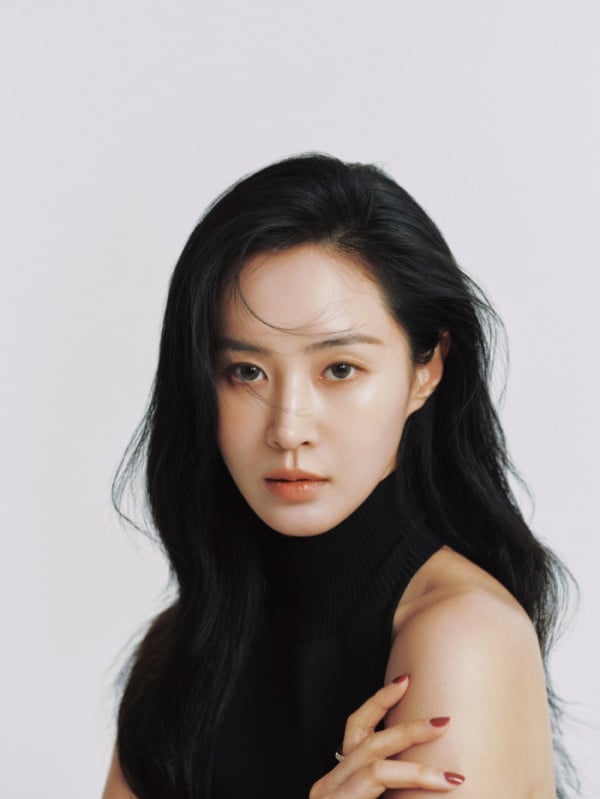 少女時代yuri結束與SM娛樂的19年合約
