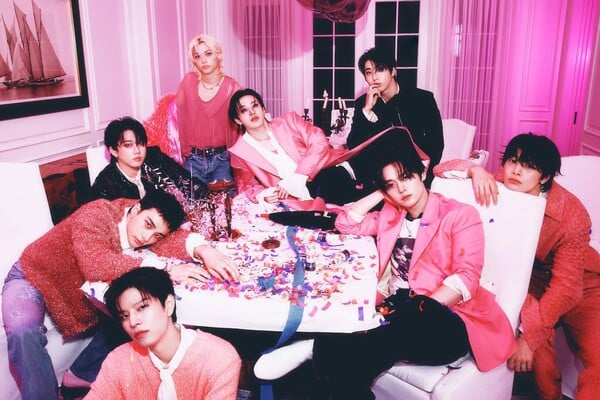 Stray Kids THIS AND THAT Billboard 200