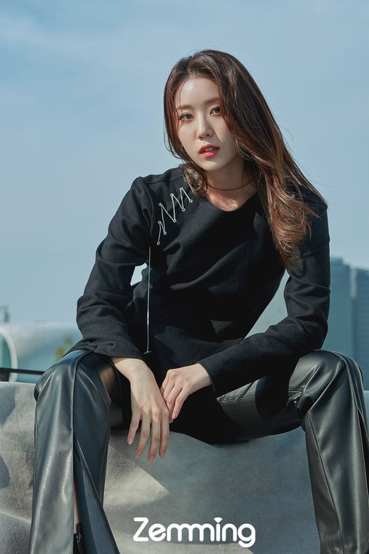 組圖：韓國女團DreamNote登雜誌 天台寫真時尚俏麗
