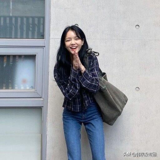 AOA申智珉久違的近況被公開：笑容滿面，與雪炫一同參加影展