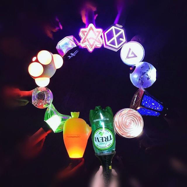 韓網選出不是粉絲也想擁有的手燈TOP13，你最喜歡哪個？