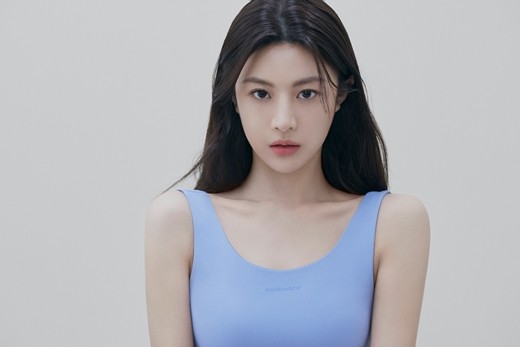 韓國女藝人高允貞拍代言宣傳照秀完美身材