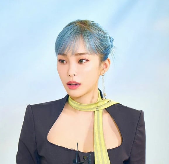 Heize signs with Zion.T's label Standard Friends after leaving P Nation