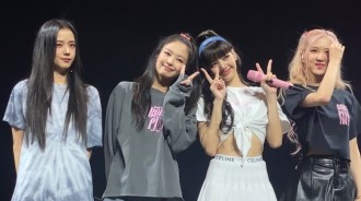 BLACKPINK倫敦演唱會突發狀況，Jennie台上大喊！演出暫停