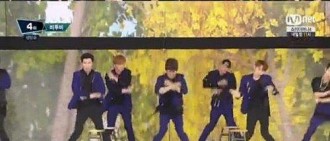 【影片】BTOB旼赫跳舞過猛　紅色內褲見客