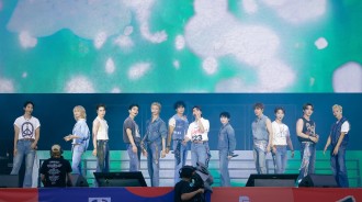 SEVENTEEN 在 'Lollapalooza Berlin' 上點燃舞台，成為首位 K-Pop 頭條藝人