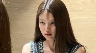 BLACKPINK Jennie可愛格子連衣裙別緻魅力，回歸前純真的YG公主？