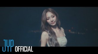 TWICE的Tzuyu以迷人的'Run Away' MV正式展開個人出道