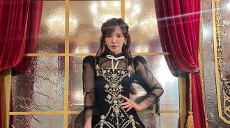 [Red Velvet][新聞]220419 Wendy娃娃般的比例+優雅的光環到優越的漂亮