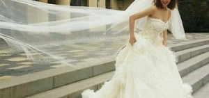 演員陳世妍公開婚紗美照