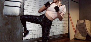 Sistar寶拉健身畫報中展示完美身材