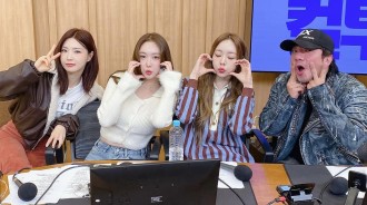 BBGIRLS在'Cultwo Show'上表演