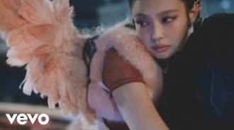 BLACKPINK的Jennie在新MV中夢想著“首爾城市”