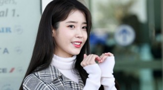 任昌丁確診新冠，IU、李志勳等人受影響，接受檢查