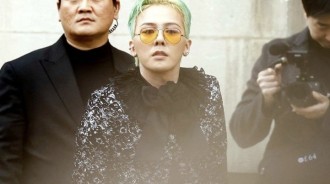 G-Dragon 在巴黎香奈兒秀上展現強烈氣場