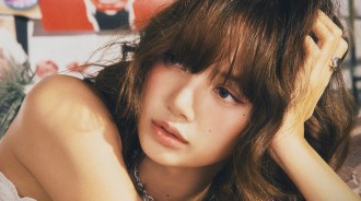 Lisa 公開《月光地板》D-Day 照片 