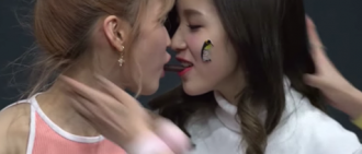 [視頻] TWICE Momo and Mina意外接吻了