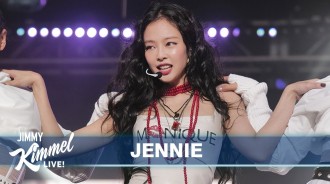 BLACKPINK的Jennie在《Jimmy Kimmel Live!》上表演了《Mantra》