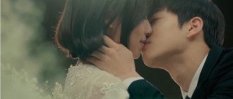 【影片】EXO-L眼睛快閉起來　Suho吻脣、碰鼻樣樣來