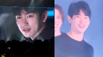 Jinyoung 在 GOT7 演唱會上的帥氣外貌被捕捉到屏幕而走紅 