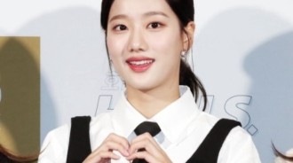 Naeun 在與 KwakTube 一起的義大利之旅中談及校園霸凌爭議