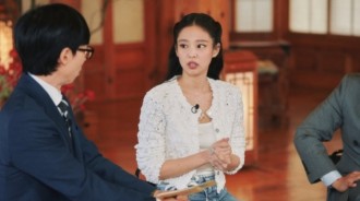 BLACKPINK的Jennie感謝她媽媽給她的美麗頭髮和嚴格的早期頭髮護理教育