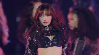 Lisa 在 Victoria's Secret 時尚秀上驚艷全場