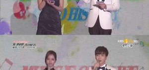 WINNER、MAMAMOO領Gaon‘年度新人獎’　利特表達思念Rise、EunB之情