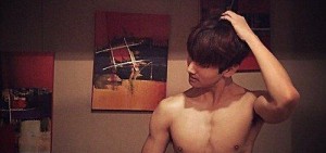 EXO張藝興公開最輕昌珉腹肌，“這才叫最強腹肌！”