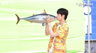 BTS's Jin帶你走進“Super Tuna”特別MV的幕後