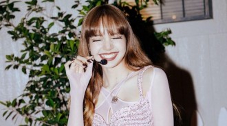 BLACKPINK Lisa與男舞伴在舞台上令人驚艷的默契感到瘋狂！連Jennie也無法自拔