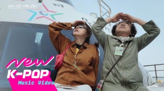 Crush為李孝利的《和我媽媽一起來旅行？》OST演唱「Trip」