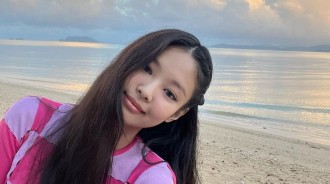 BLACKPINK Jennie曬“巴黎時裝週”造型，大秀螞蟻腰