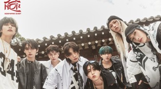 Stray Kids 在最新團體預告中展現他們的魅力 