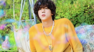 BTS的Jin公開了他首張個人專輯《Happy》的新歌曲標題